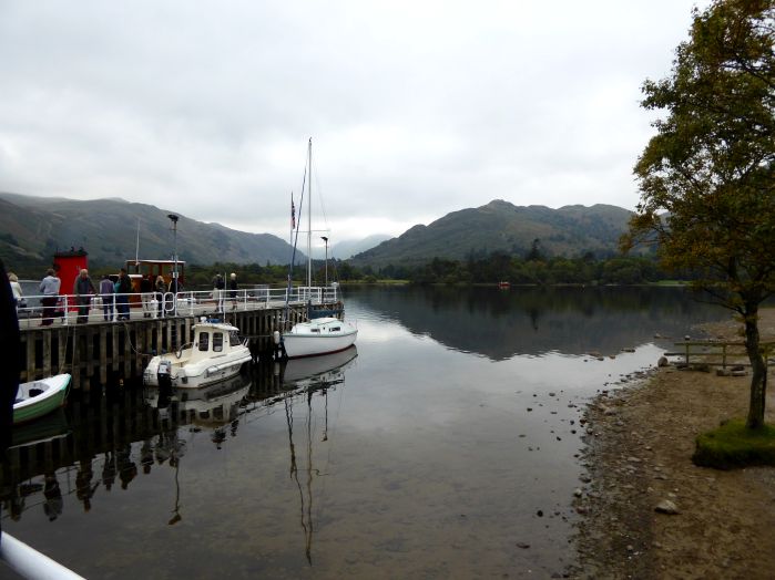 waitig for the boat P1010096